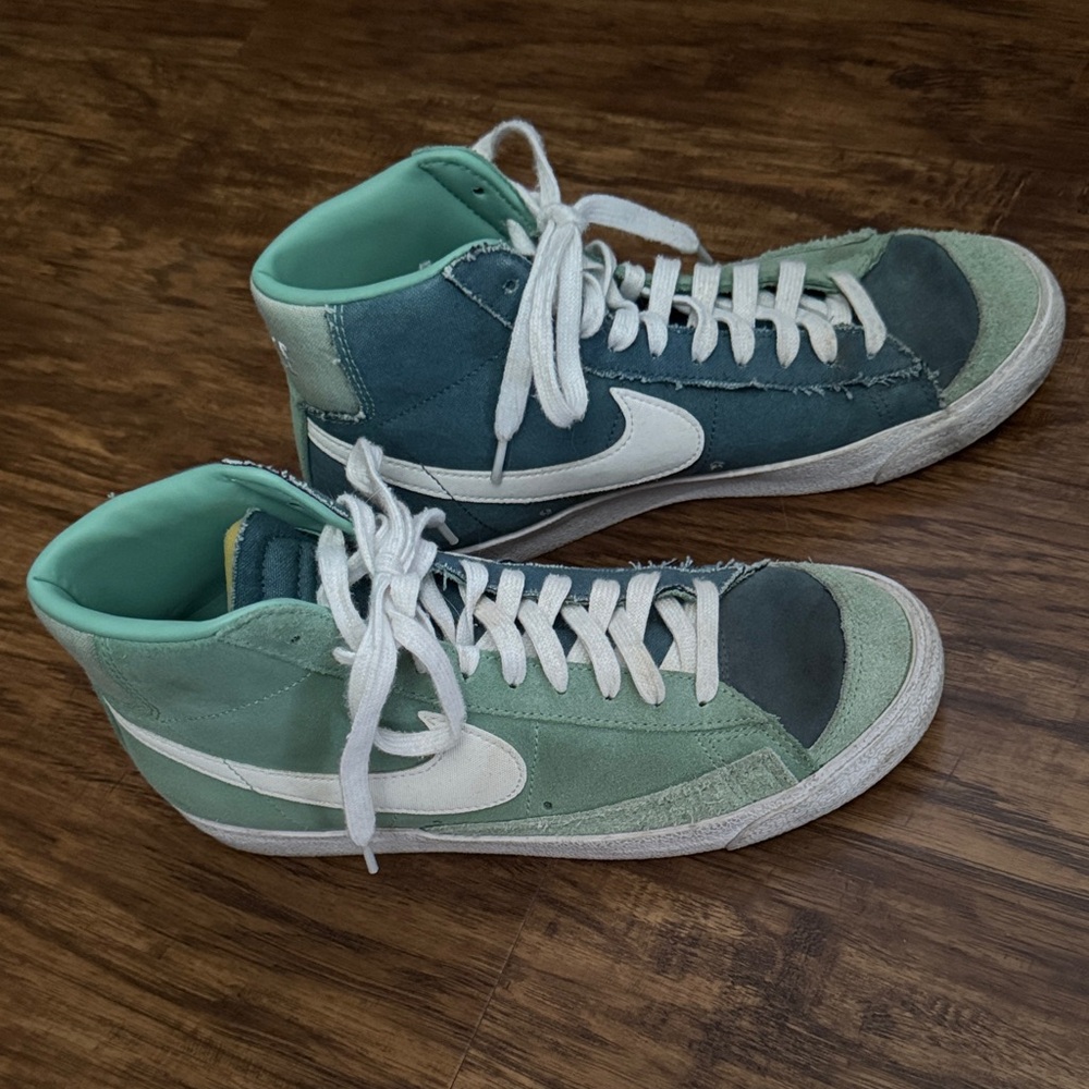 Nike High-Top Sneakers in Green and White